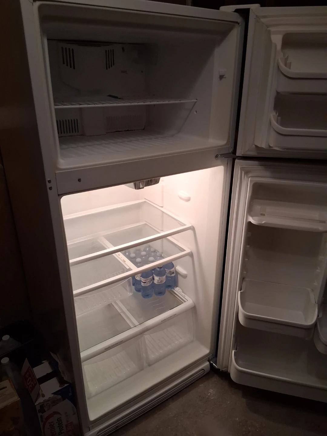 White Kenmore Fridge 30 inch - photo 2
