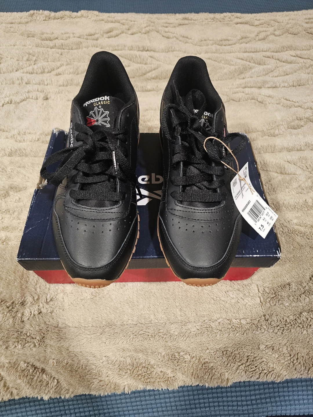 Reebok Women’s Classic Leather Shoes/gum bottom