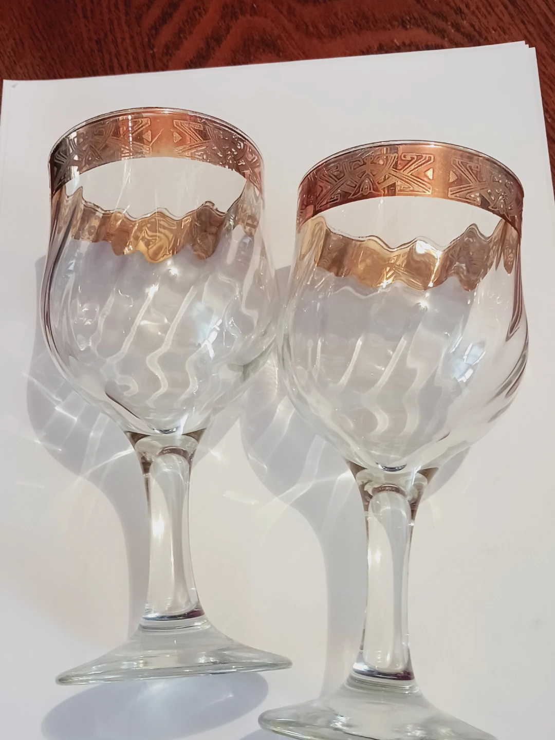 Set of 2 Vintage 22K Gold-Rimmed Wine Glasses - photo 5