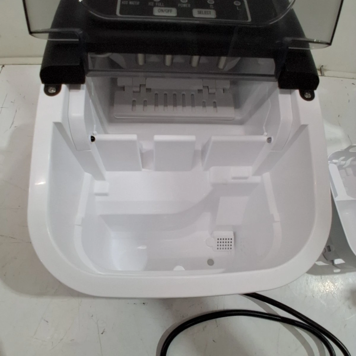Euhomy Countertop Ice Maker- price is firm! - photo 3