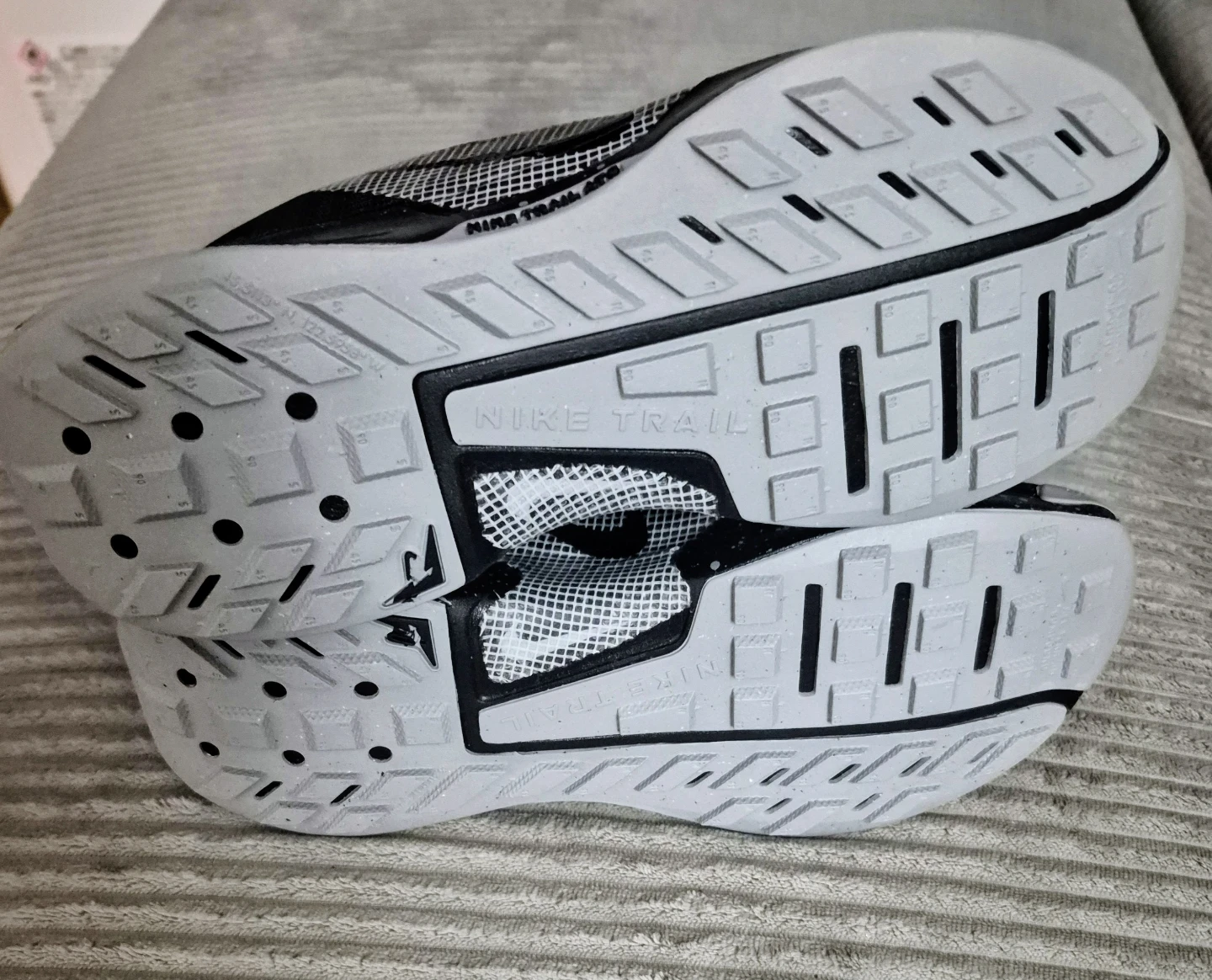 BNIB)Nike Trail 3 Size 7 Wmns Running Shoes - photo 2