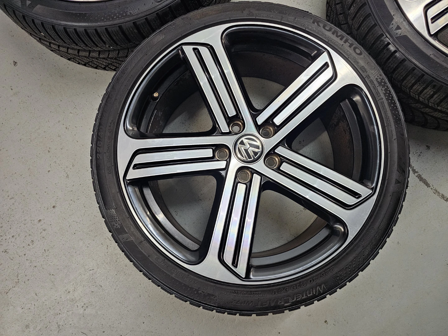 VOLKSWAGEN GOLF R WINTER TIRES ON O.E.M RIMS 225/40 R19 - photo 5