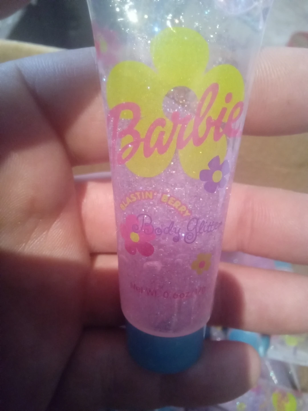 61 Barbie Blastin' Berry Body Glitter - photo 2