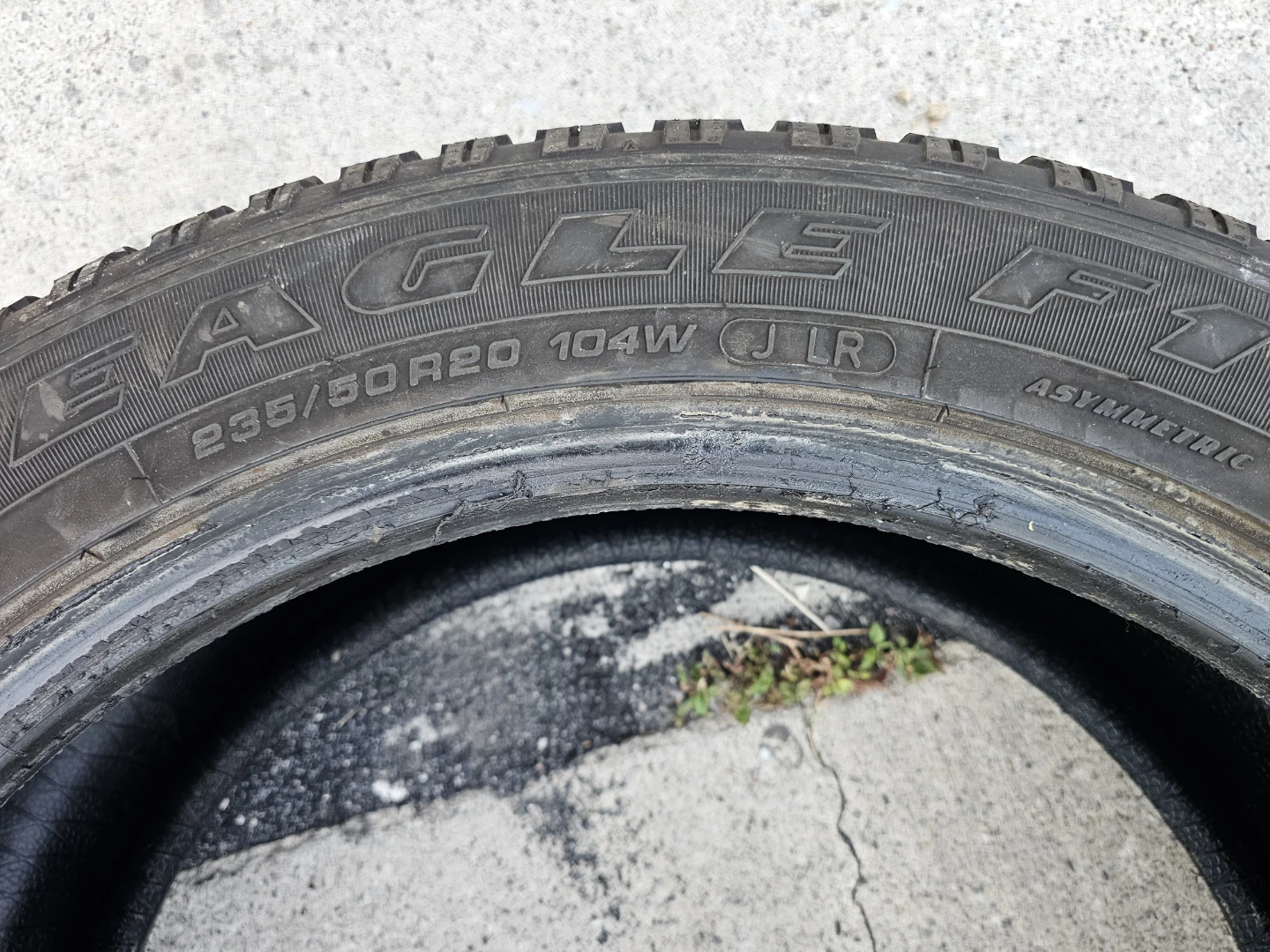 235/50 R20 ALL SEASON TIRE   (1 ONLY) - photo 2