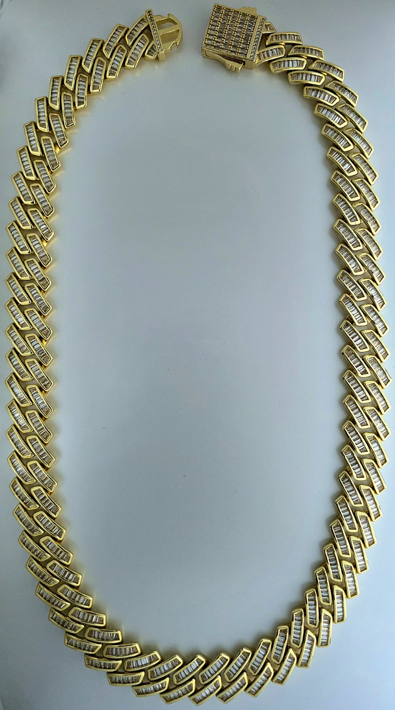 Heavy Cuban Link Chain / Fully Iced