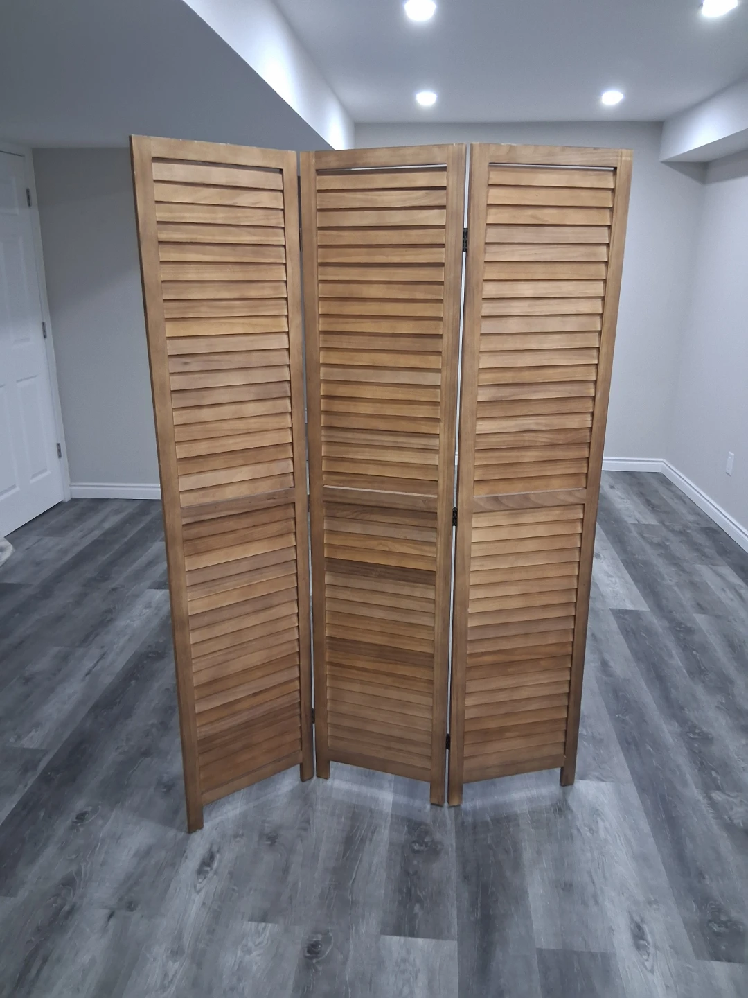 3-Panel Louvered Room Divider
