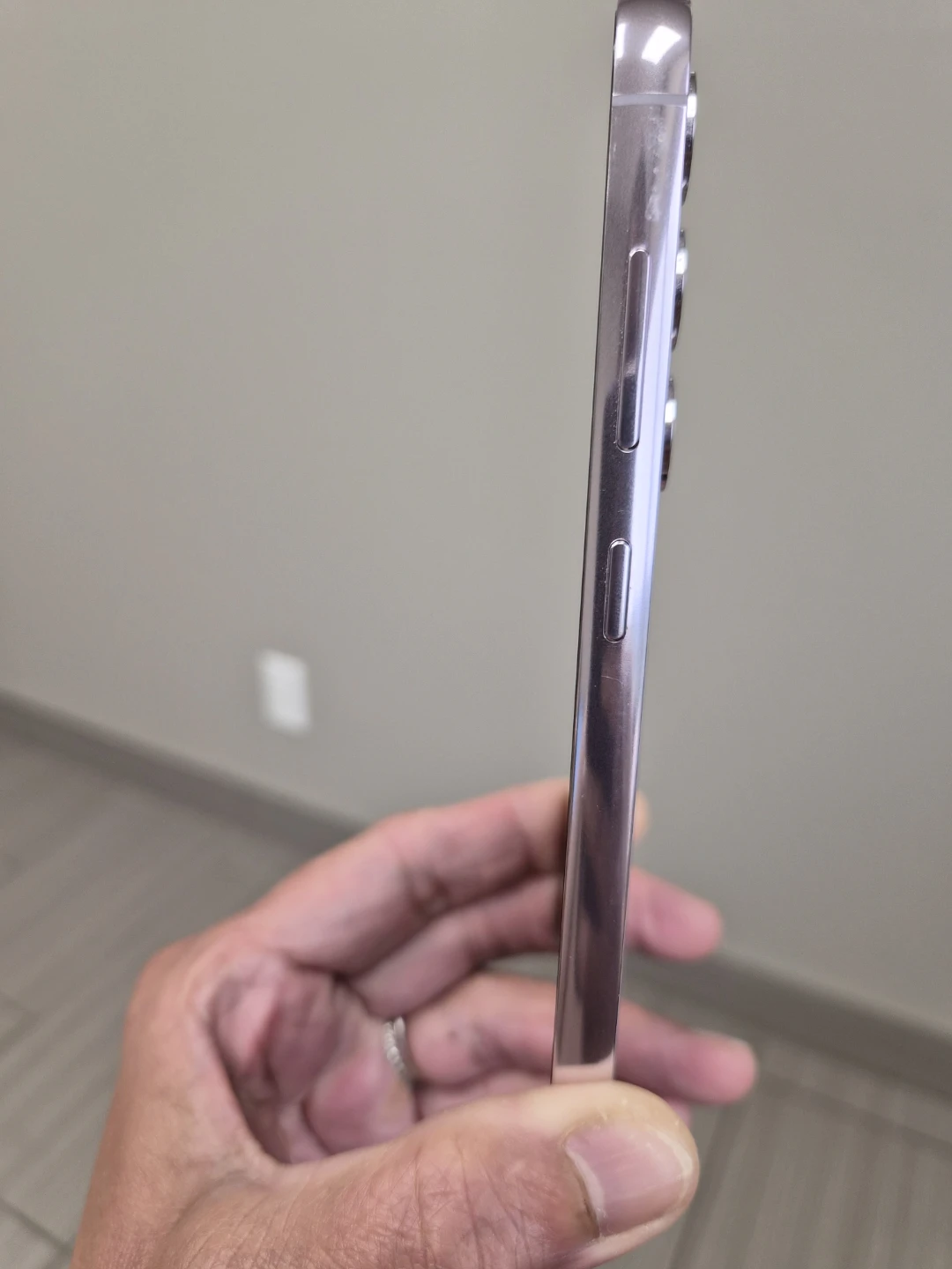 Samsung S23 256GB with case - photo 2