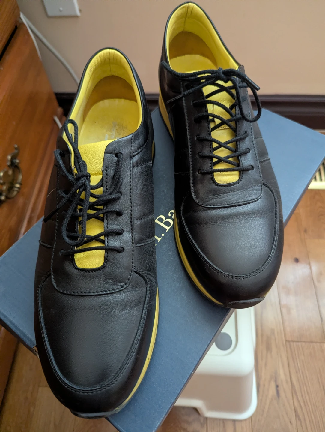 Men's sneakers