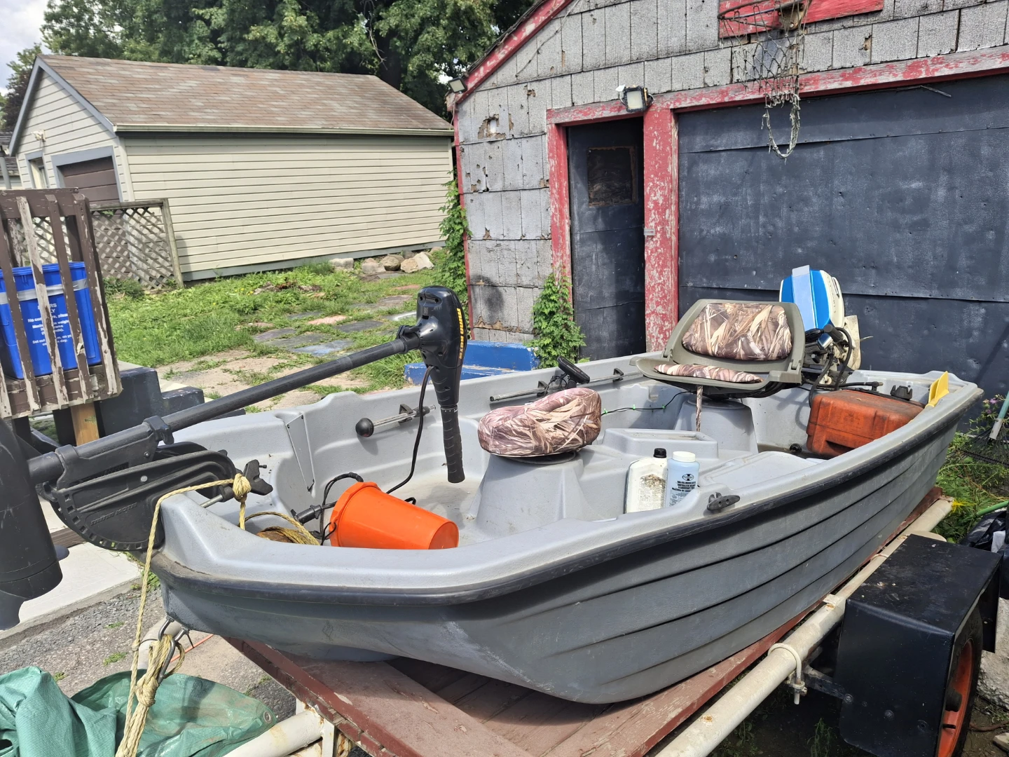 Bass Hound 10.2 Fishing Boat with Trailer and Chrysler Motor - photo 5