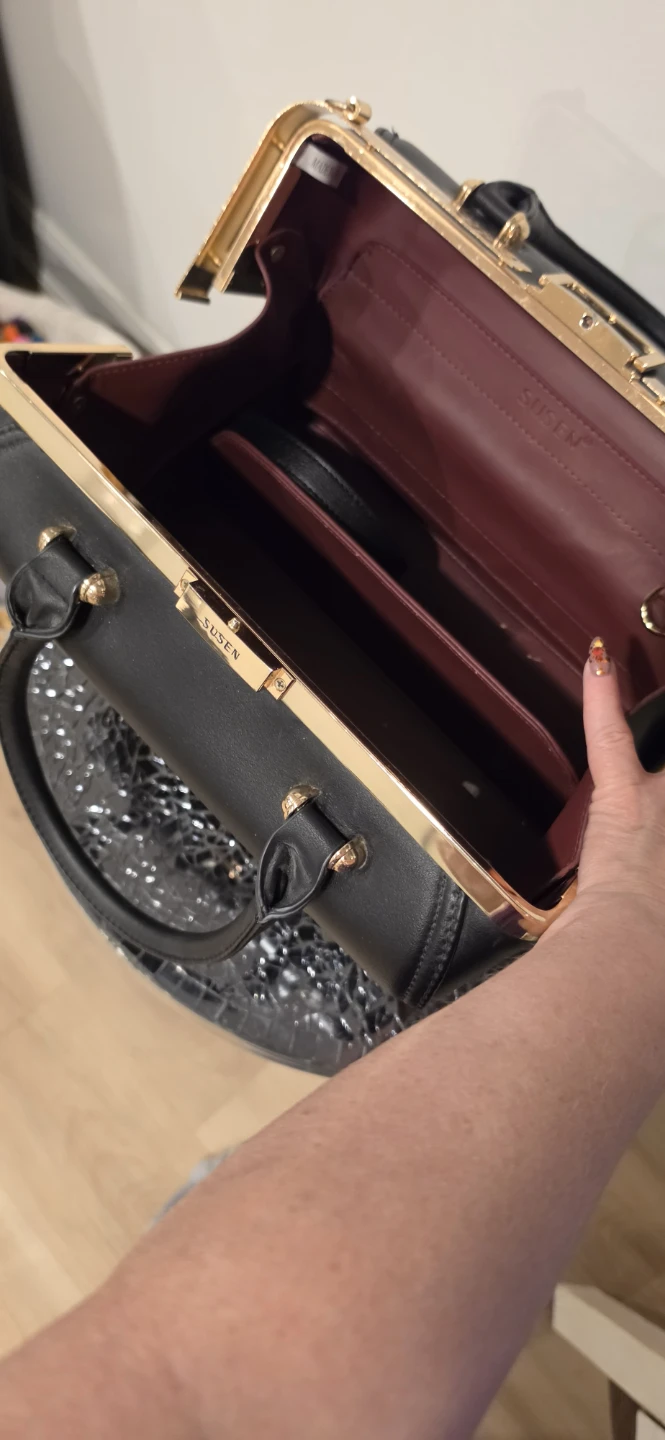 SUSEN Black Quilted Handbag with Gold Hardware - photo 2