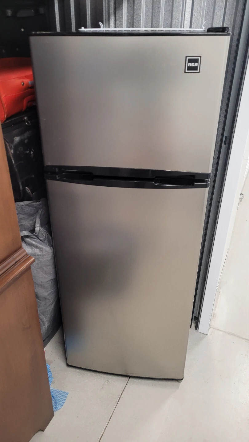 FRIDGE FOR SALE ****ONLY AVAILABLE ON WEEKENDS*** - photo 2