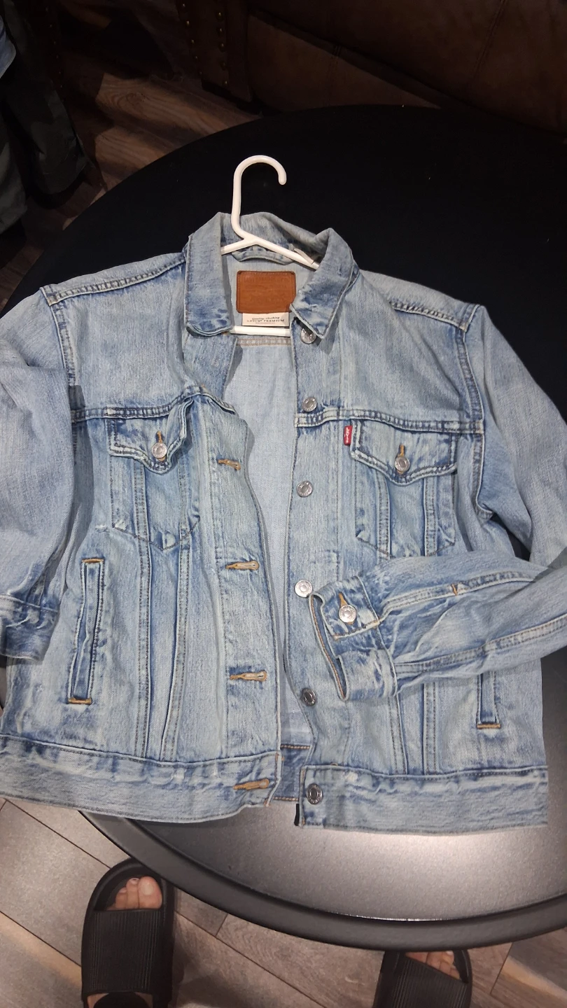 Levi's Premium Denim Jacket size M