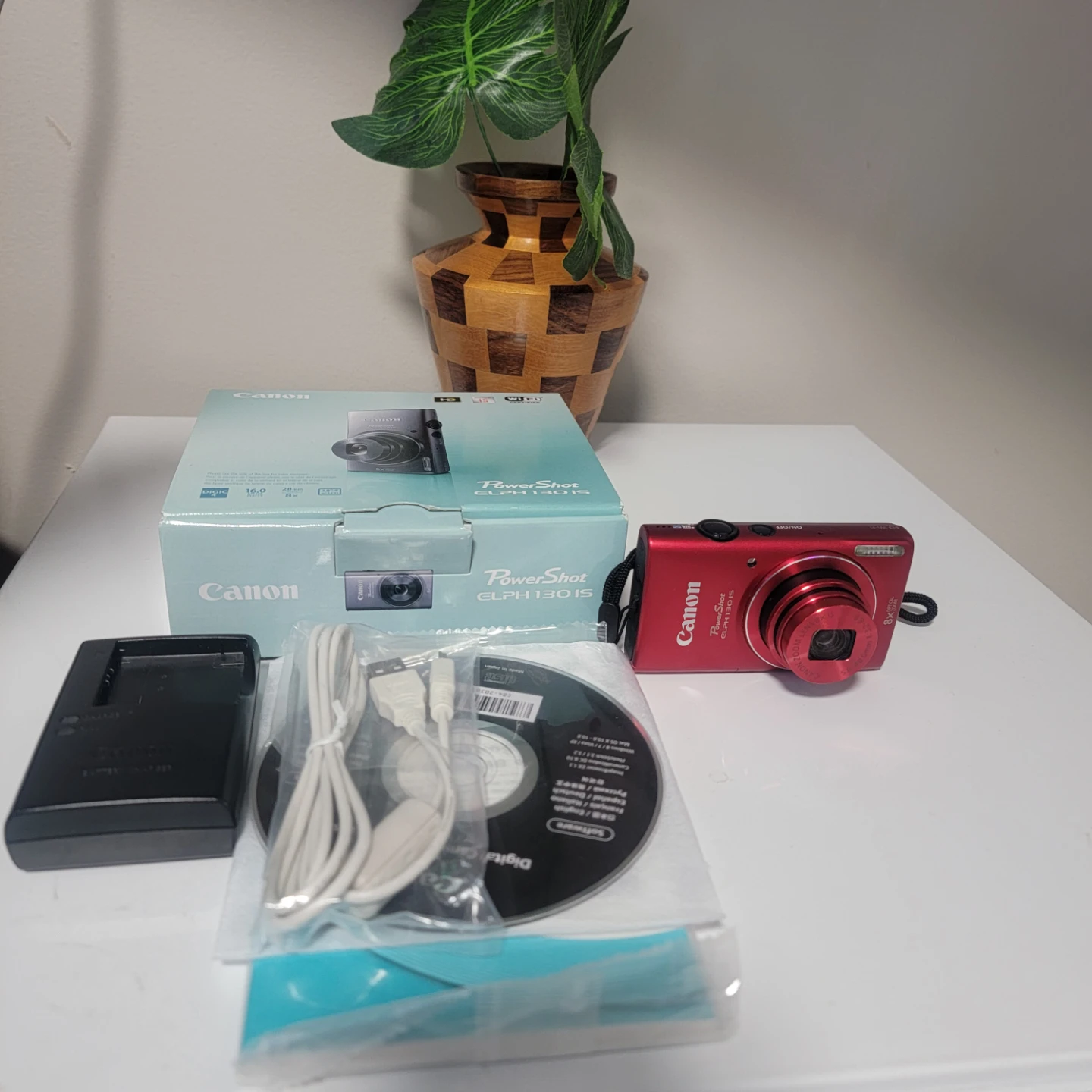 Canon PowerShot ELPH 130 IS Digital Camera - photo 2