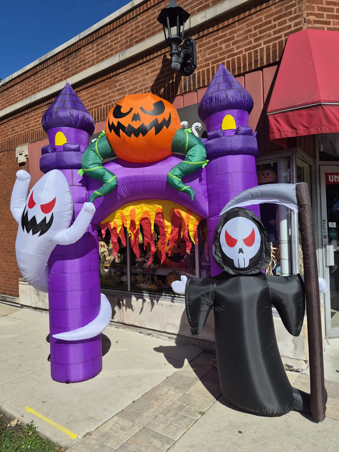 New Halloween Inflatables over 100 available. - photo 2