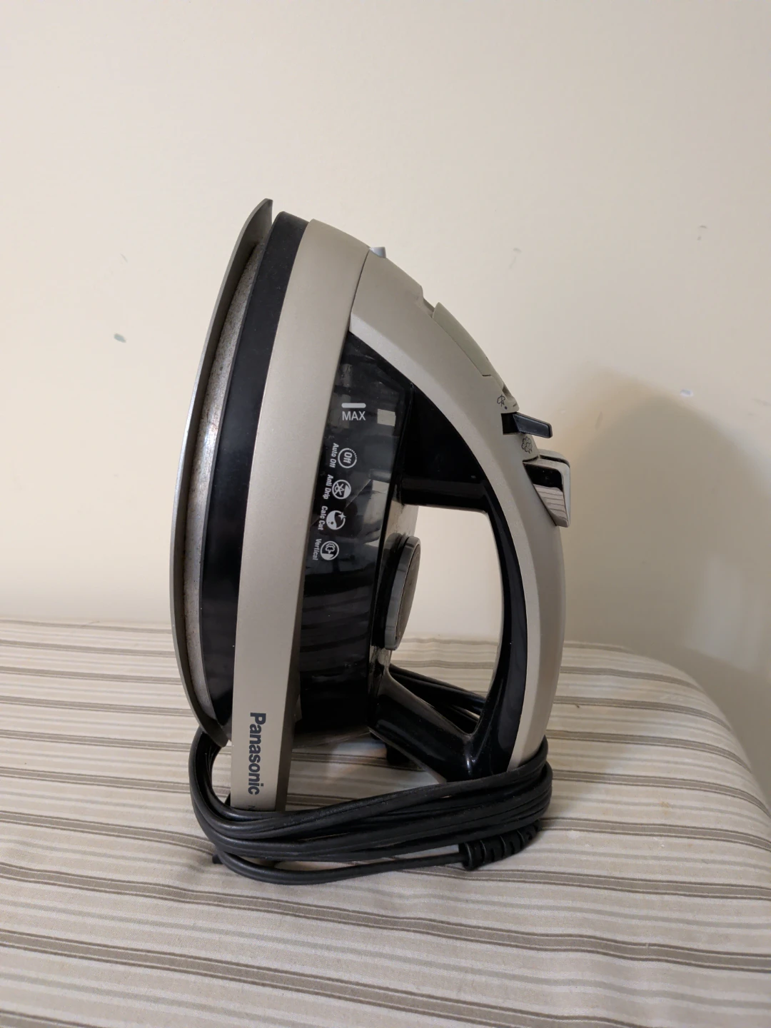 Panasonic Steam Iron and Ironing Board Set - photo 2