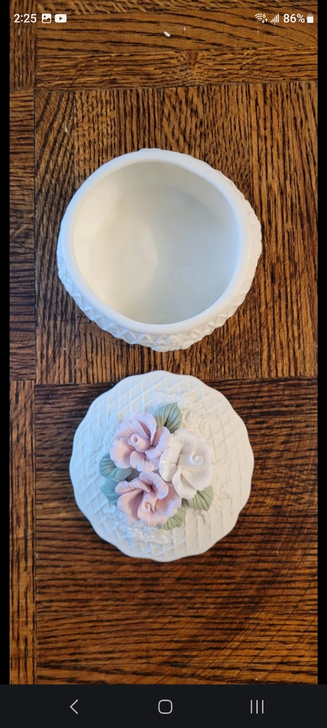 Shiah Yih Porcelain Floral Trinket Box - photo 3