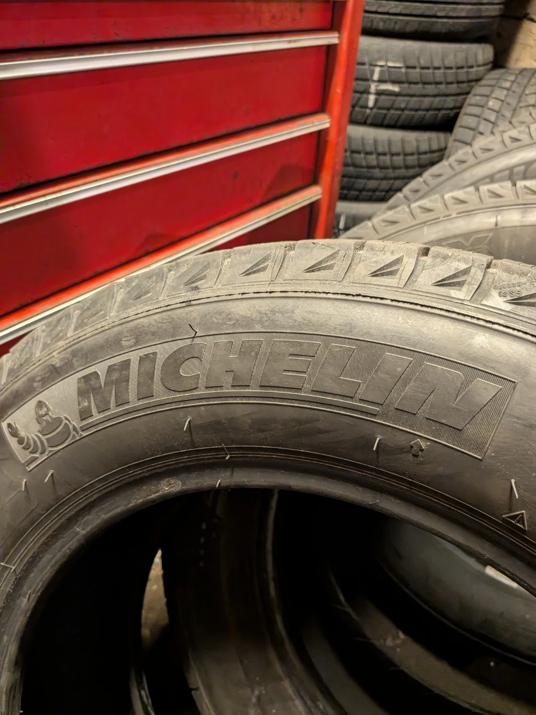 Michelin Latitude X-Ice Tires 235/60R17 - photo 2