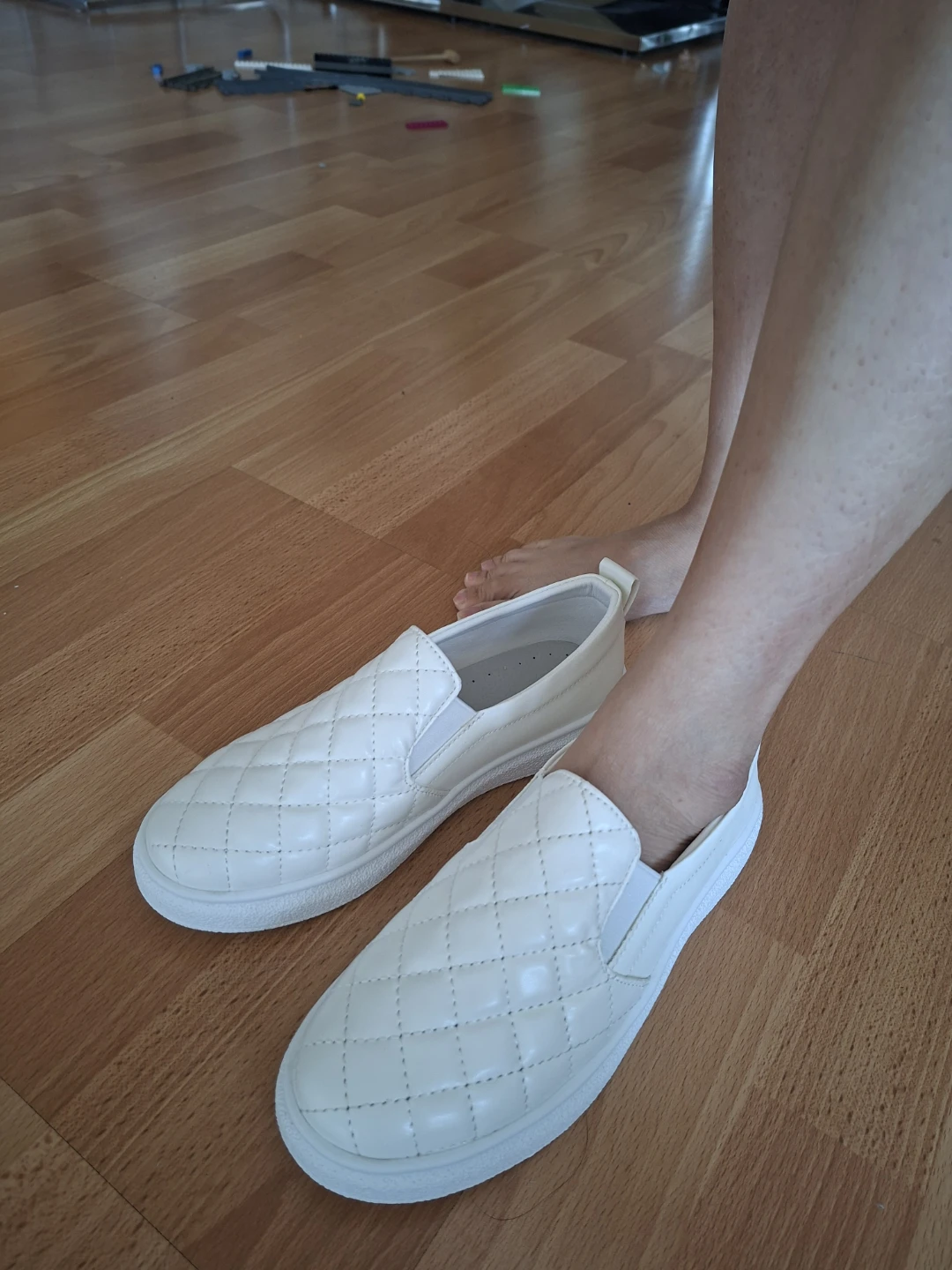 White flats brand new. - photo 2