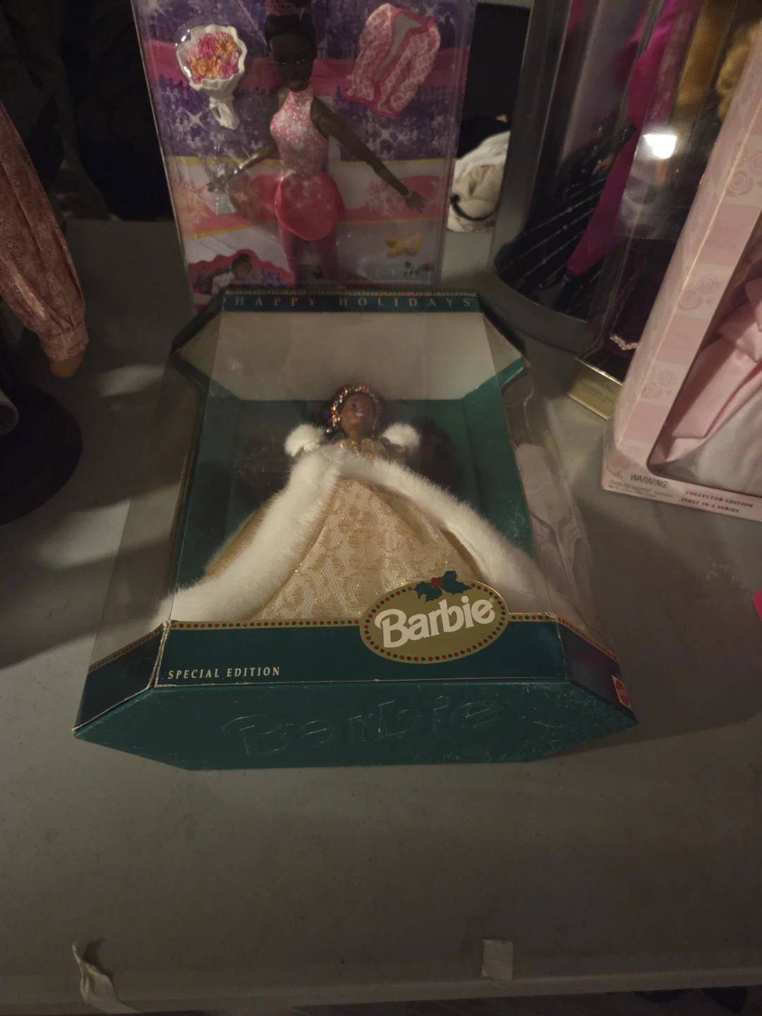 Happy Holidays Barbie Special Edition Doll - photo 4
