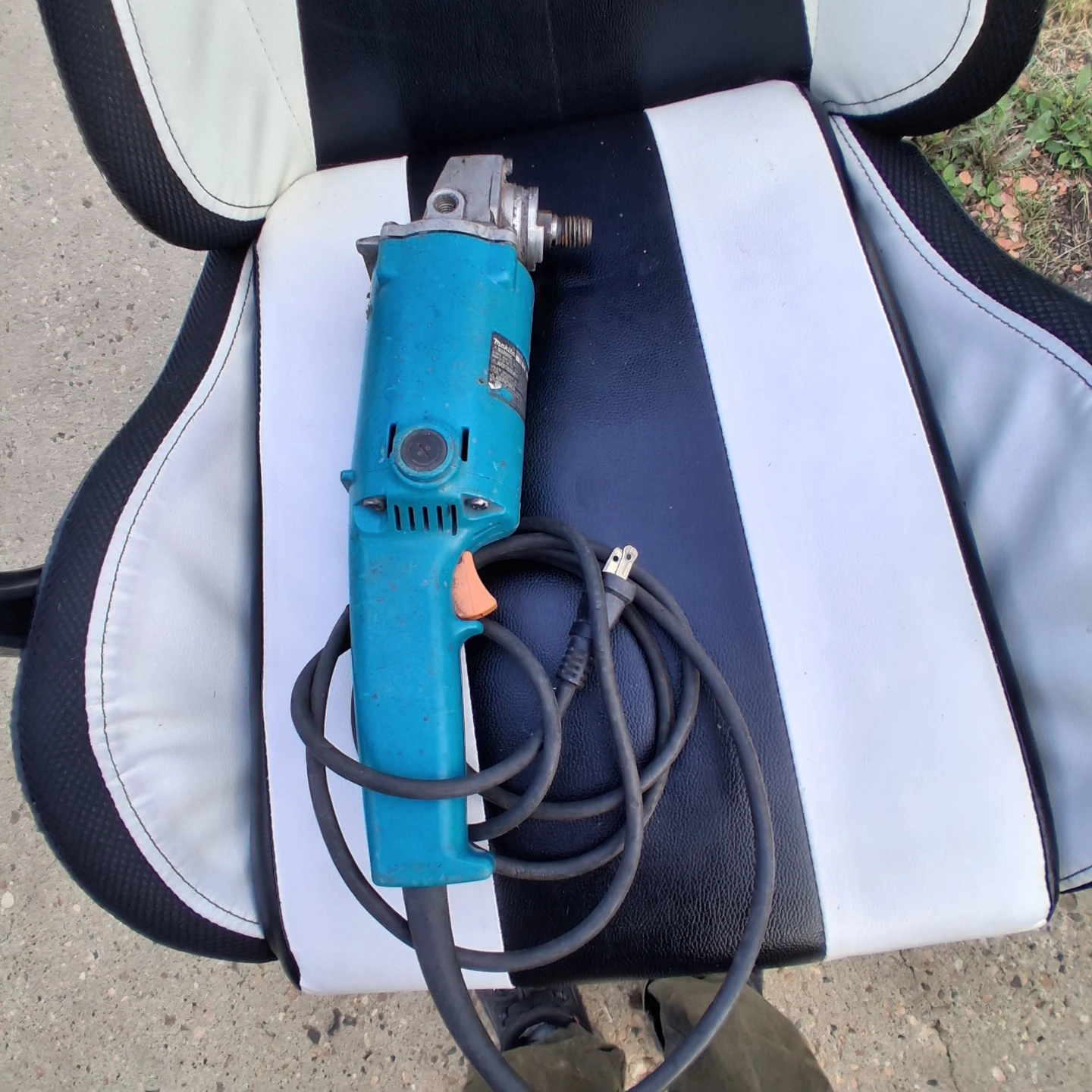 Makita 905B 5-inch Angle Grinder