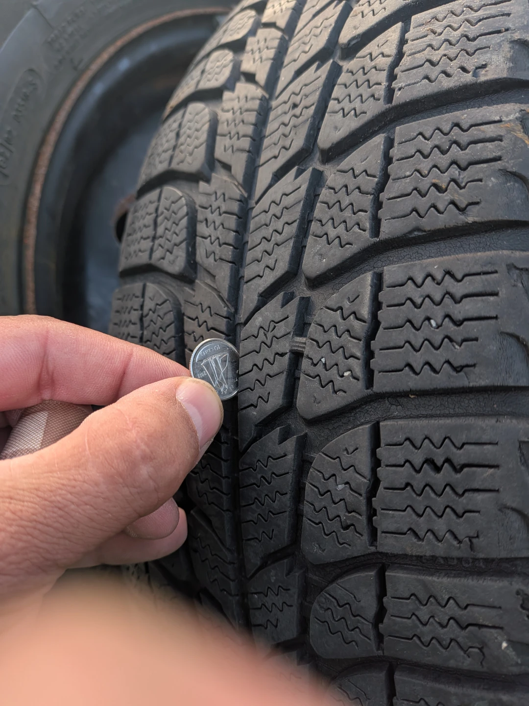Set of 4 Michelin X-Ice Tires on Rims 185/65R15 - photo 3