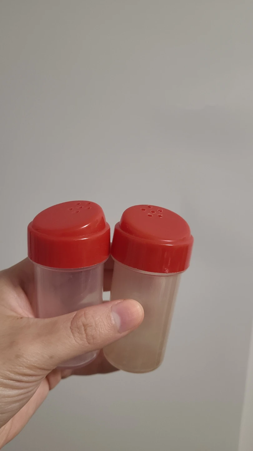 Set of 2 salt and pepper shakers