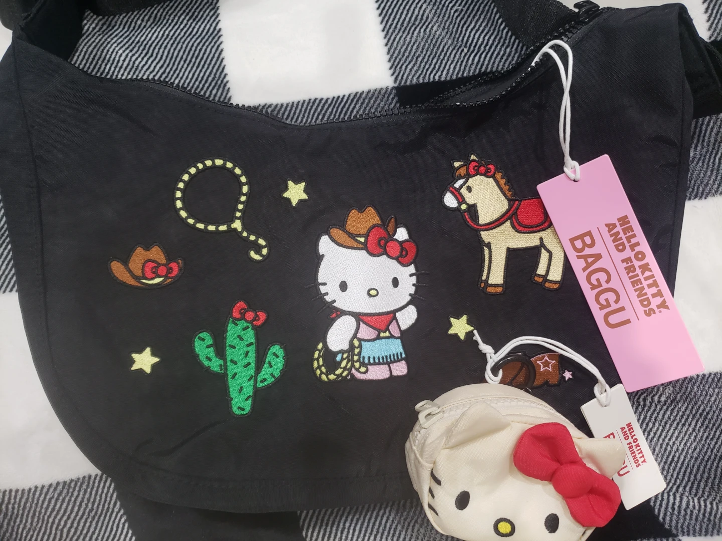 Baggu Hello Kitty & Friends Medium Crescent Bag + a bag charm