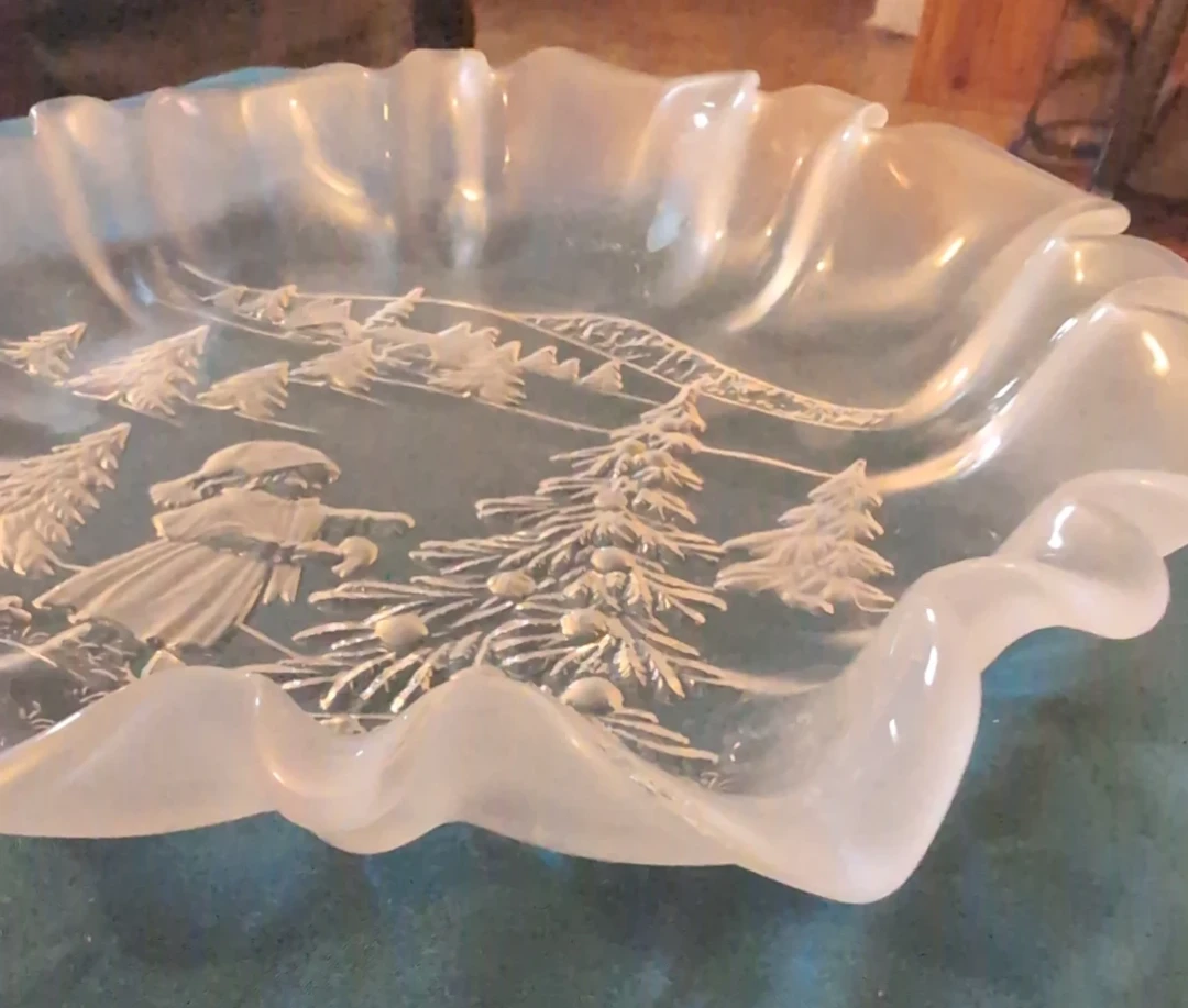 Vintage Christmas Scene Frosted Glass Bowl - photo 2