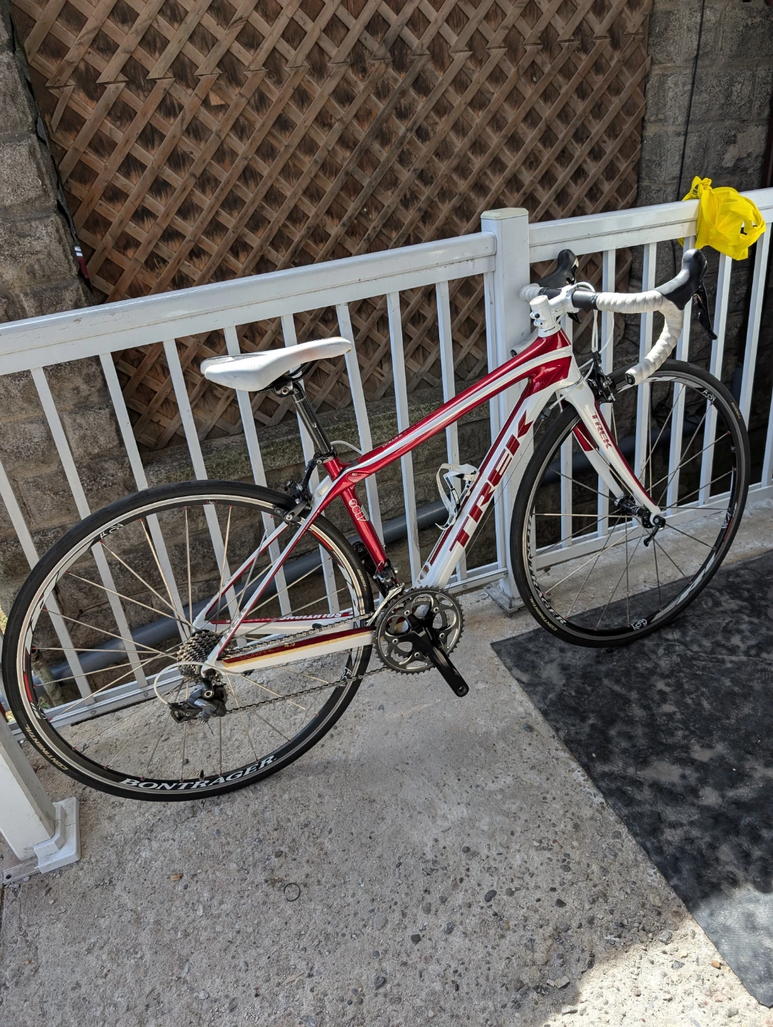 Trek Domane 4.3 Carbon Road Bike – Size 47cm - photo 4