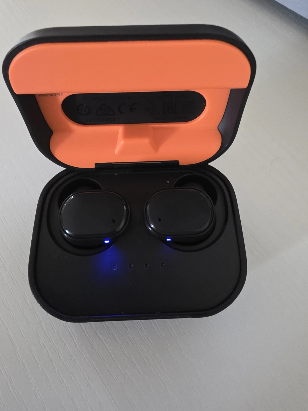 SkullCandy Bluetooth earbuds