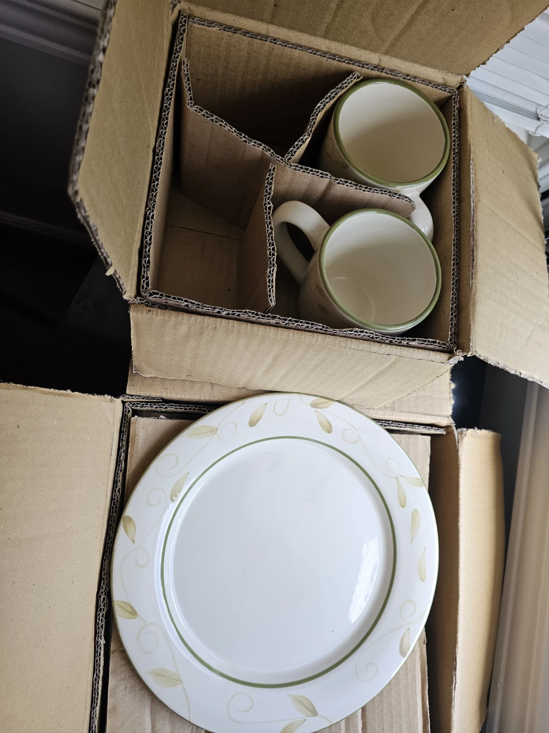 Assorted Dinnerware Set