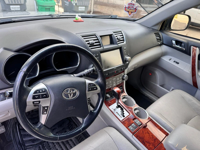 Toyota Highlander Hybrid LE AWD - photo 2