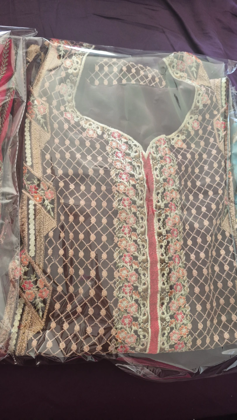Four Embroidered Salwar Kameez Suits - photo 4