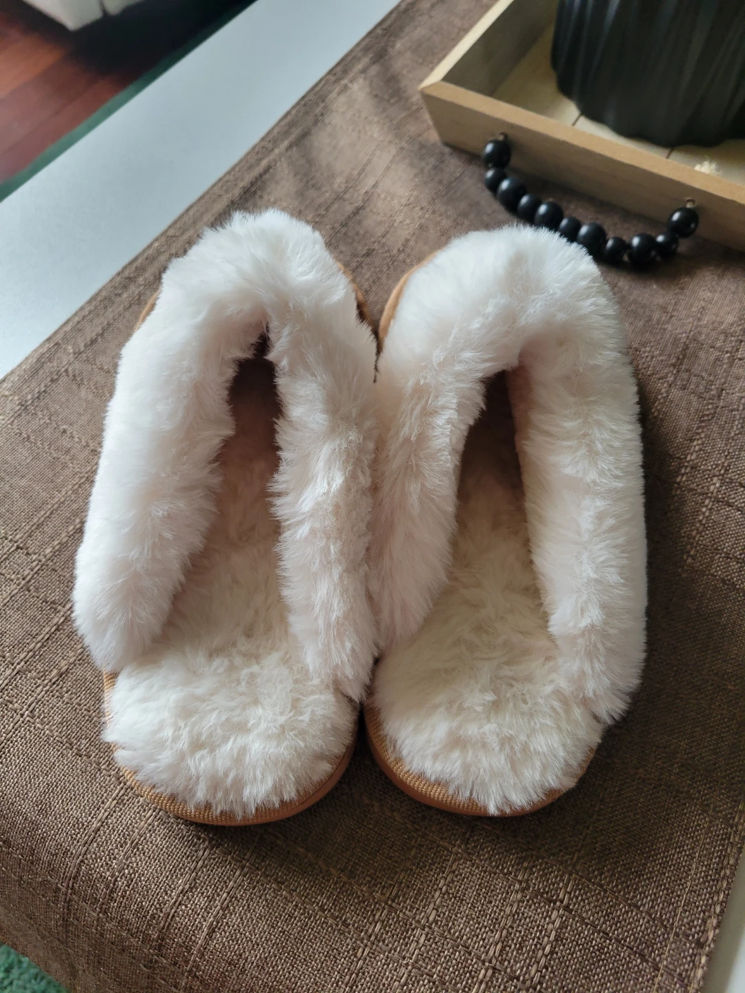 FREE SLIPPERS - photo 3