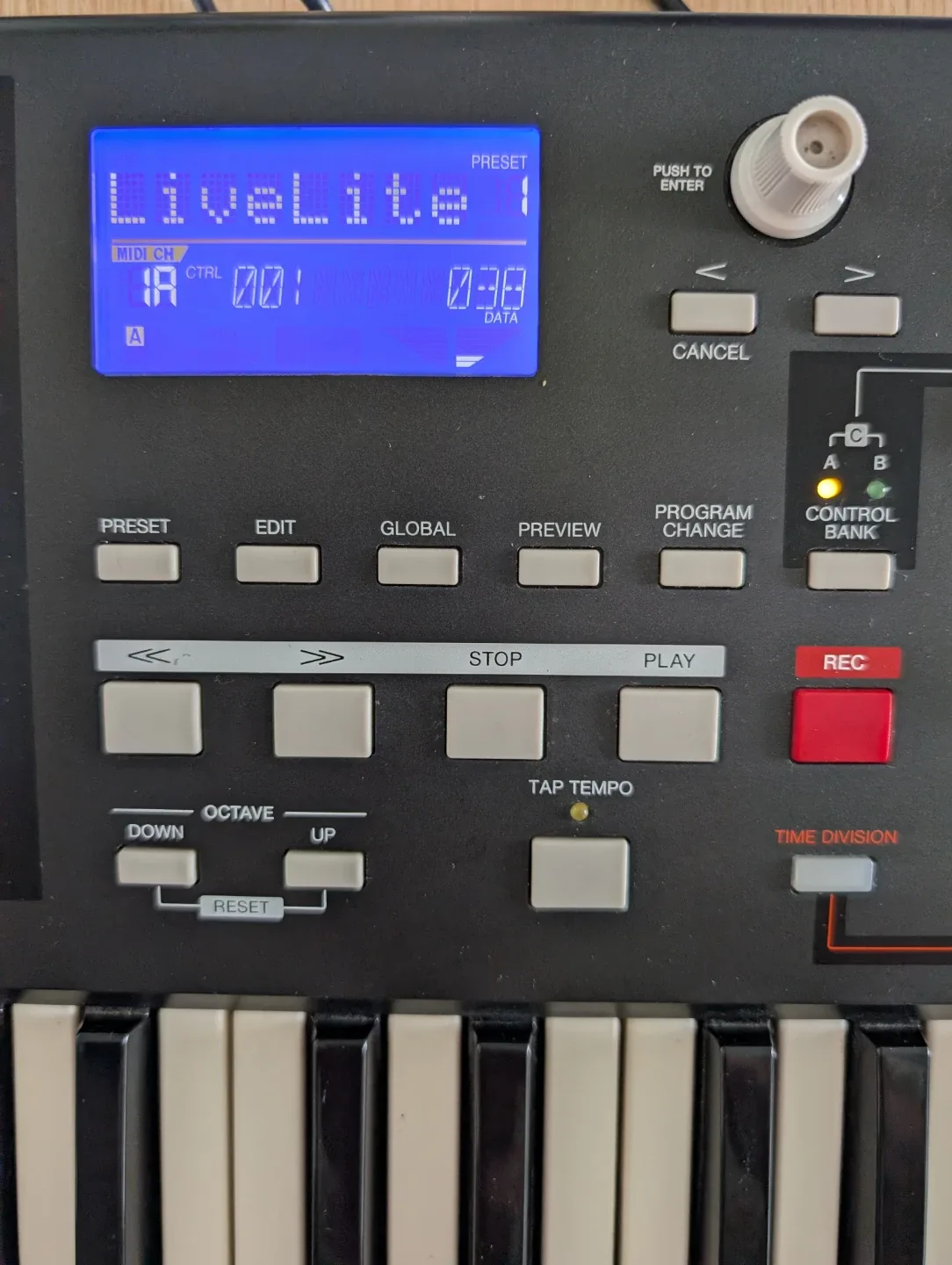 Akai MPK49 MIDI keyboard - Tested and Working - photo 3