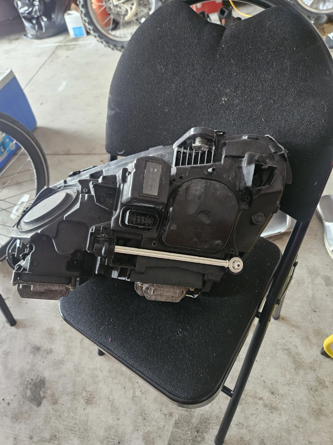 Automotive Headlight Assembly W212 - photo 4