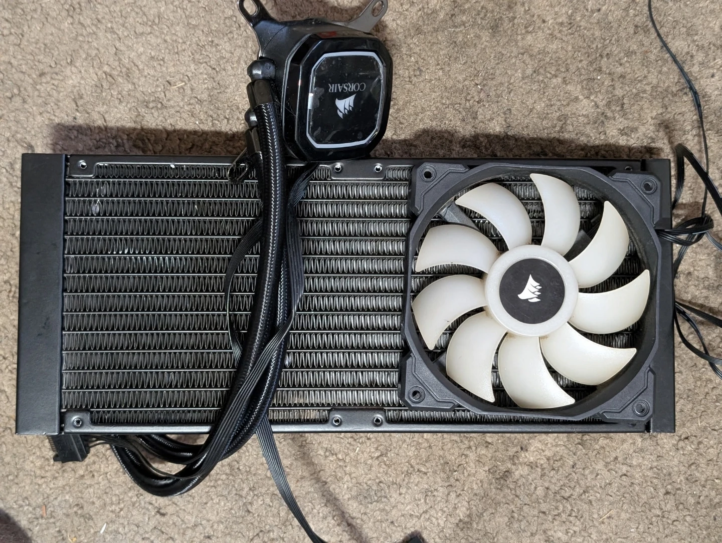 Corsair CPU Liquid Cooler - photo 3