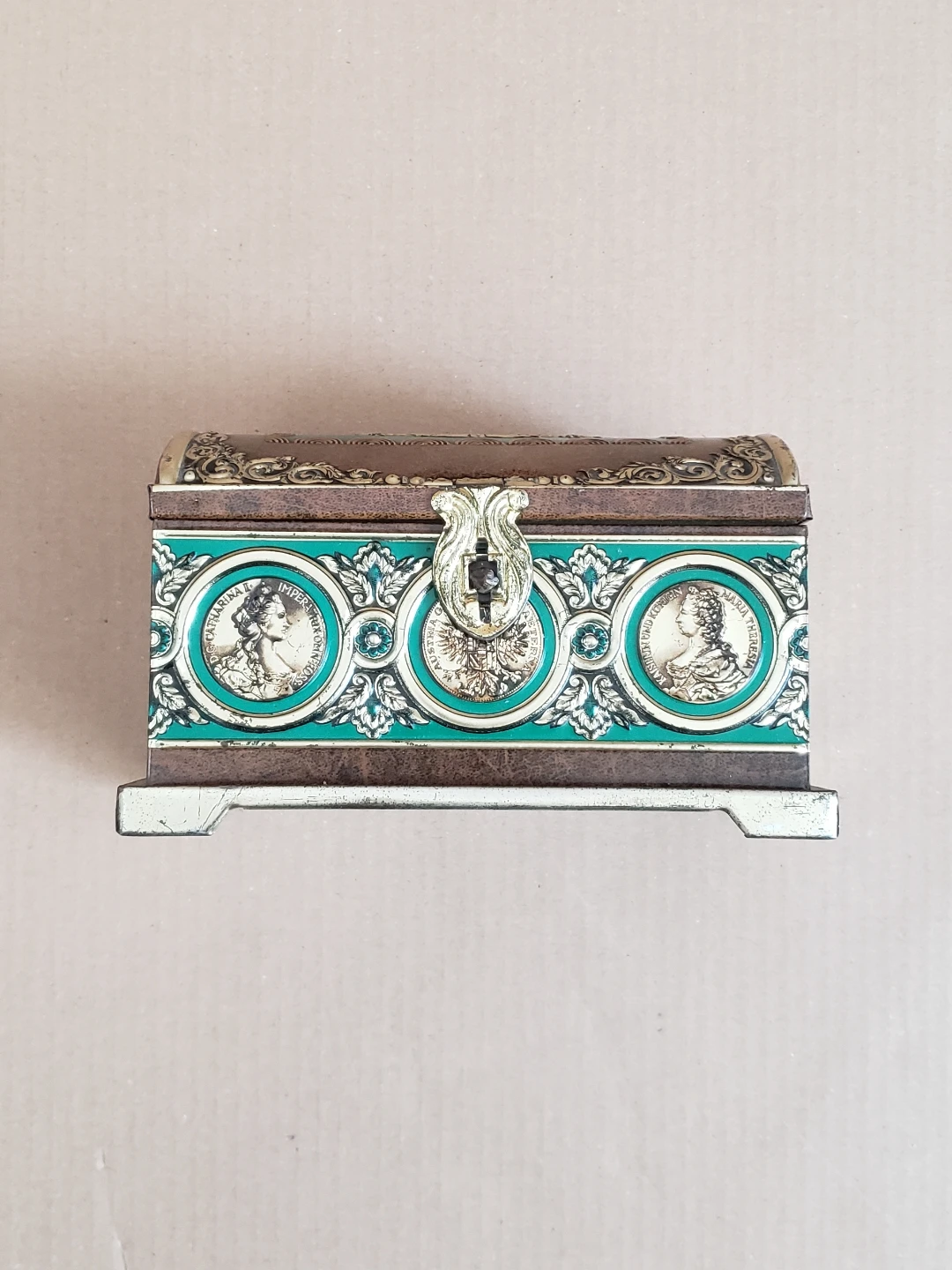 1953 Blue Bird Confectionery Harry Vincent Limited Chest - photo 2