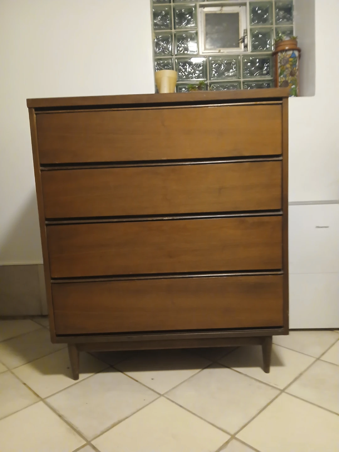 Mid-century dresser goʻd condition - photo 3