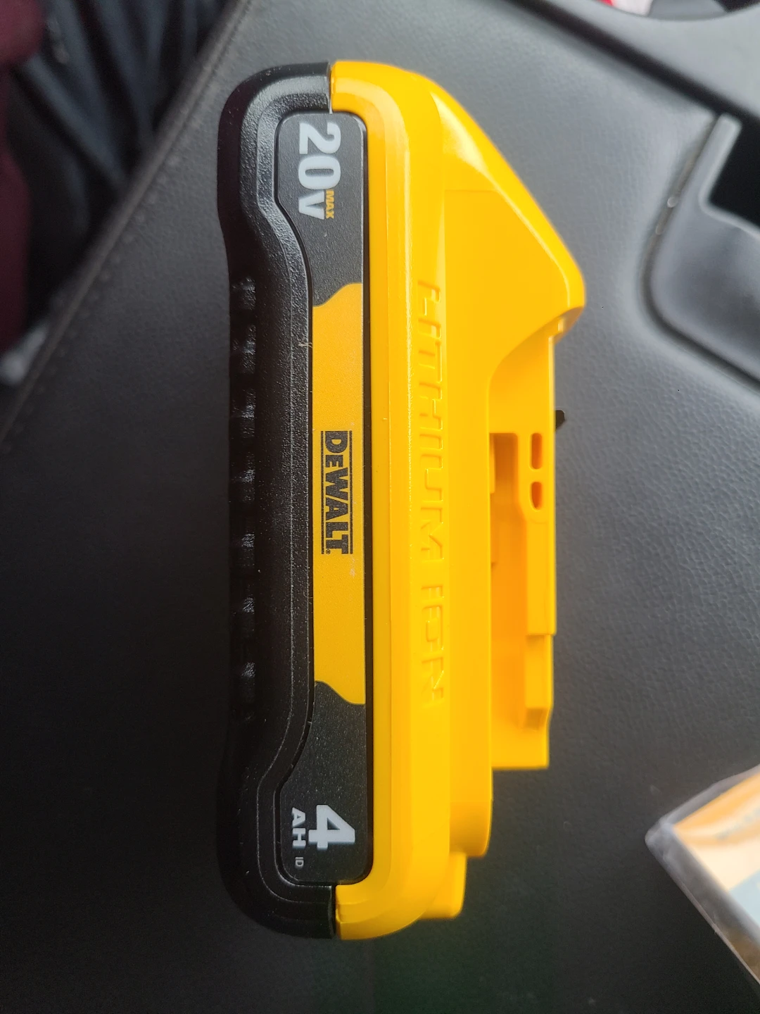 DEWALT 20V MAX 4Ah Lithium-Ion Battery