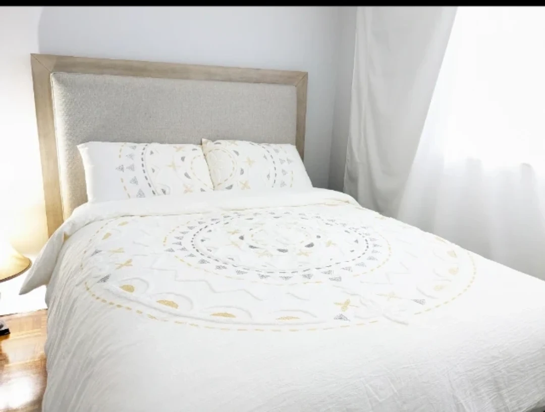 Queen size bed