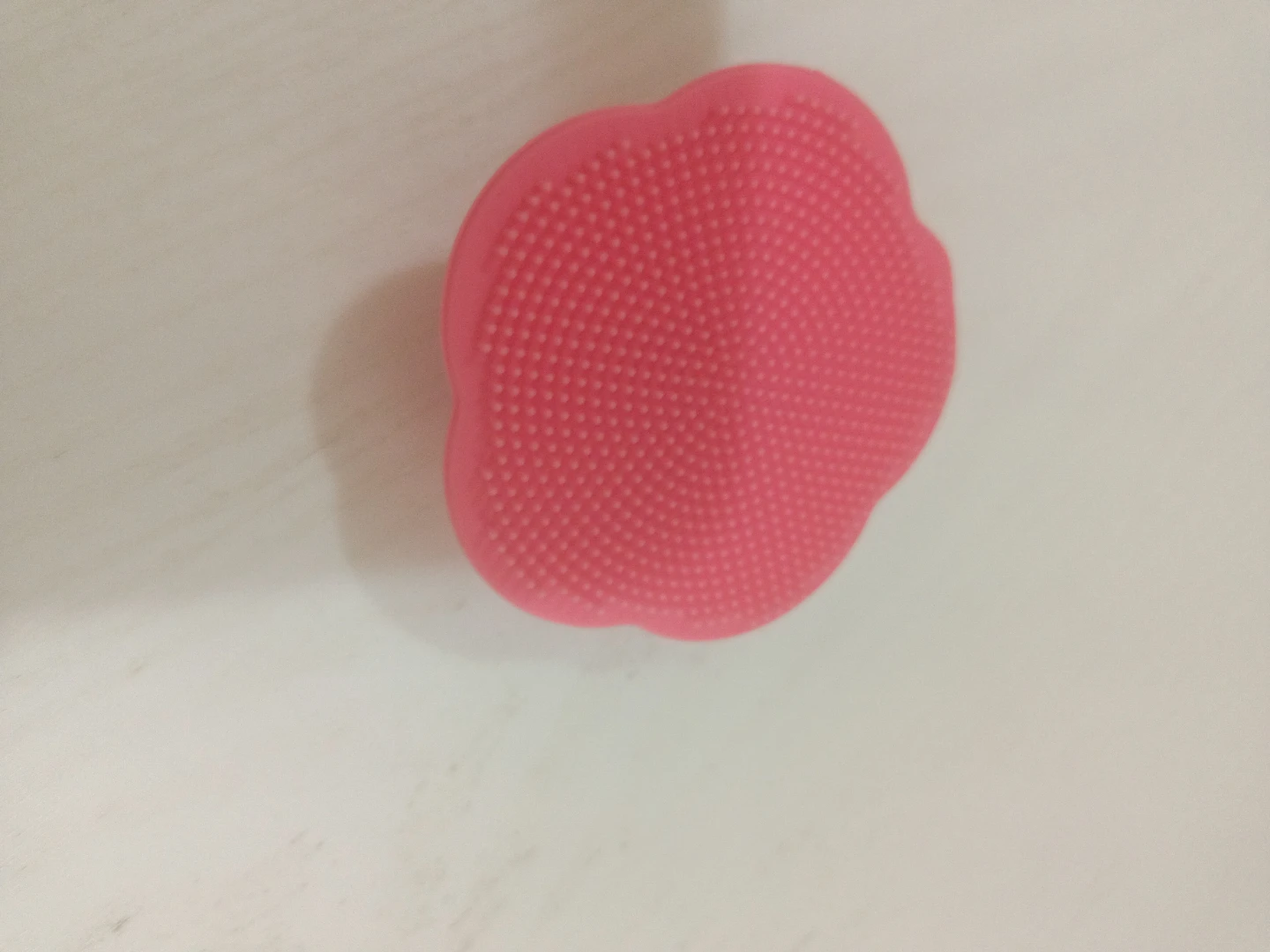 Pink Silicone Facial Cleansing Brush🏈