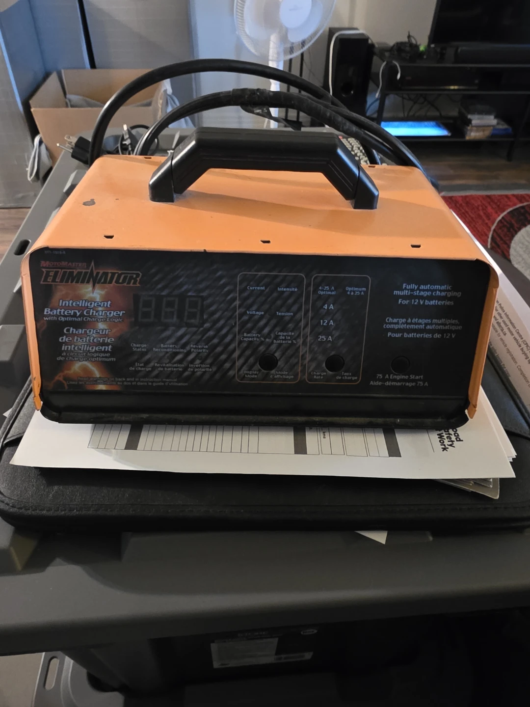 Motomaster Eliminator Battery Charger - photo 2