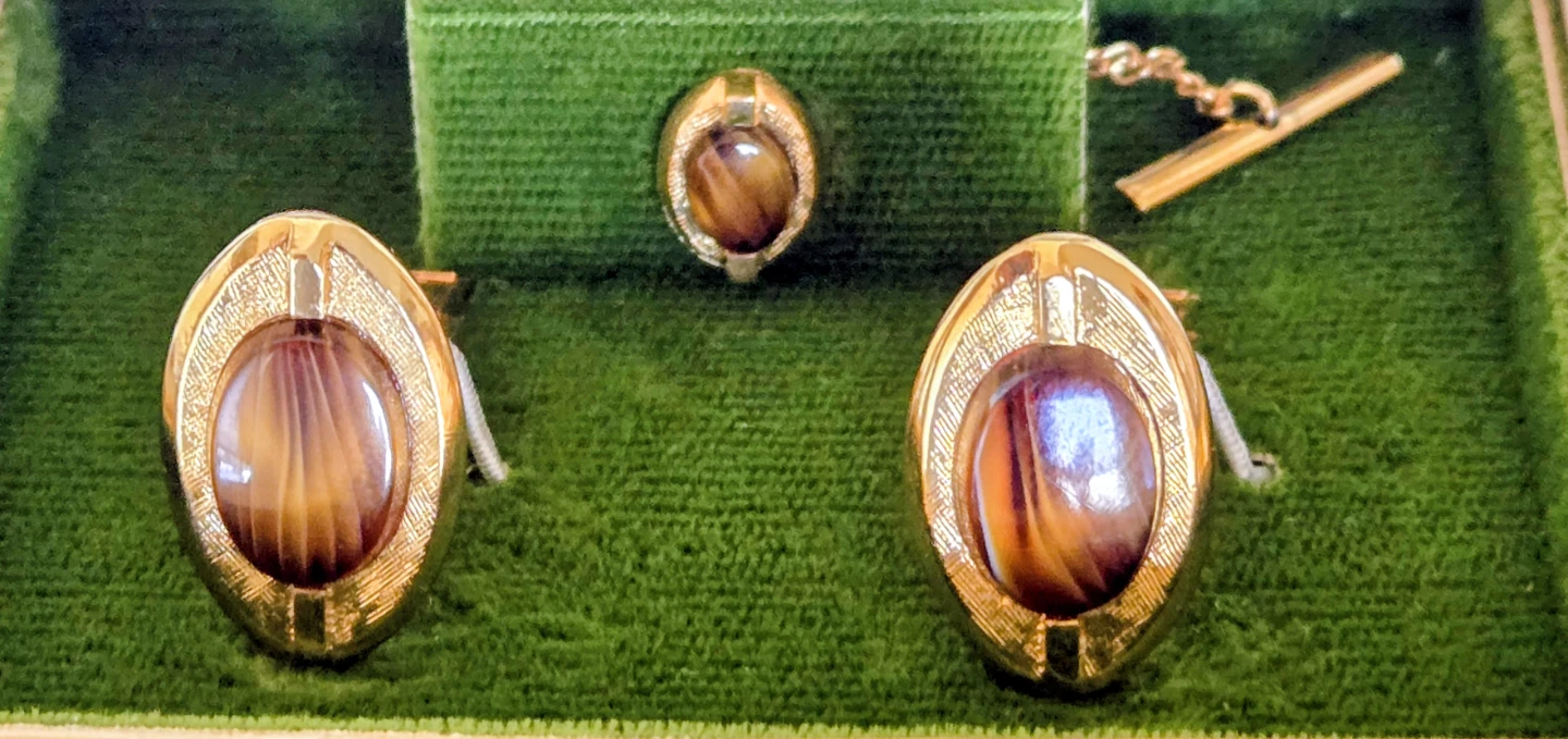 Vintage 1960's "Dynasty" Cufflinks/Tie Tack Set, Tigers Eye - photo 3