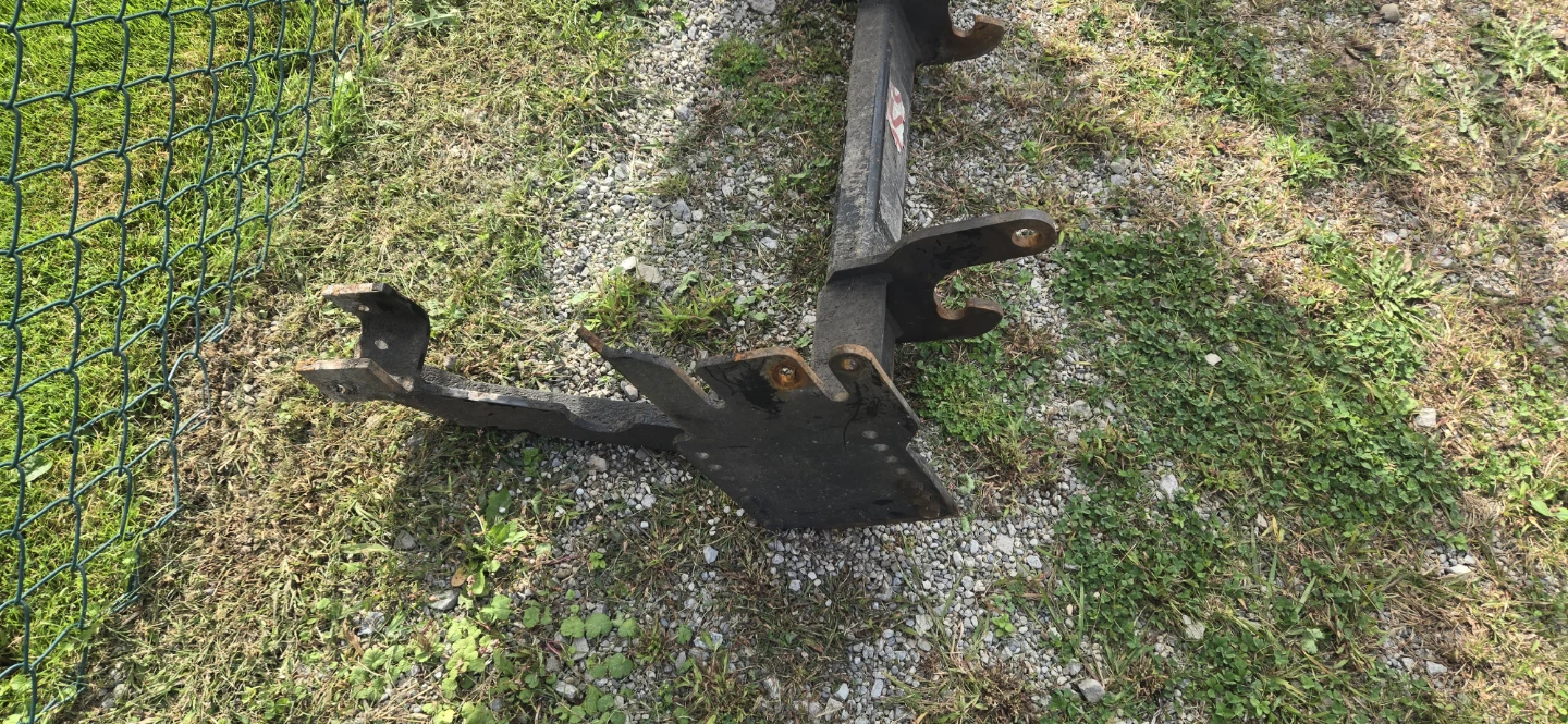Boss snowplow mounting bracket - photo 2