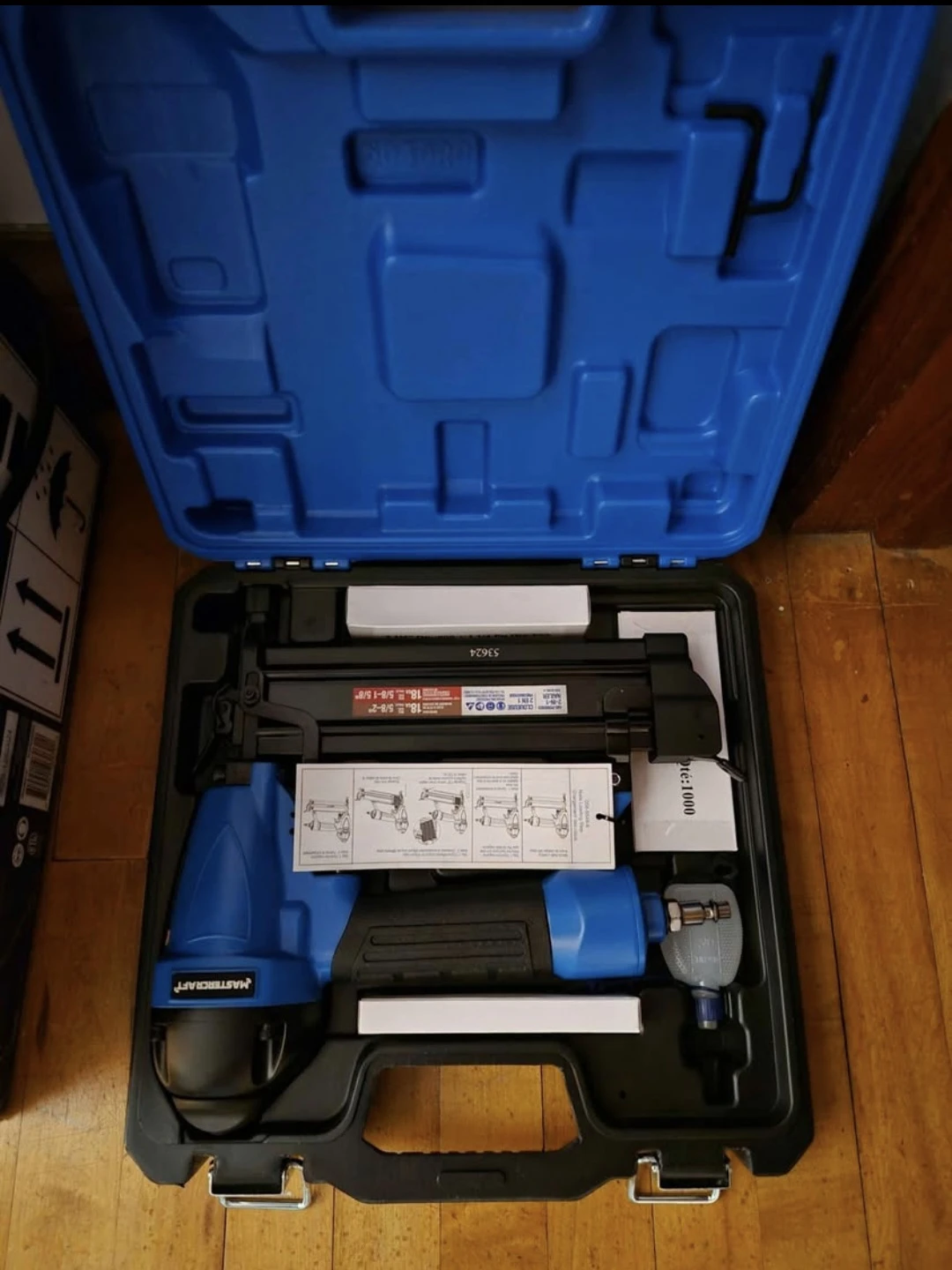 Mastercraft air compressor & 18g 2-in-1 Pneumatic Nailer - photo 2