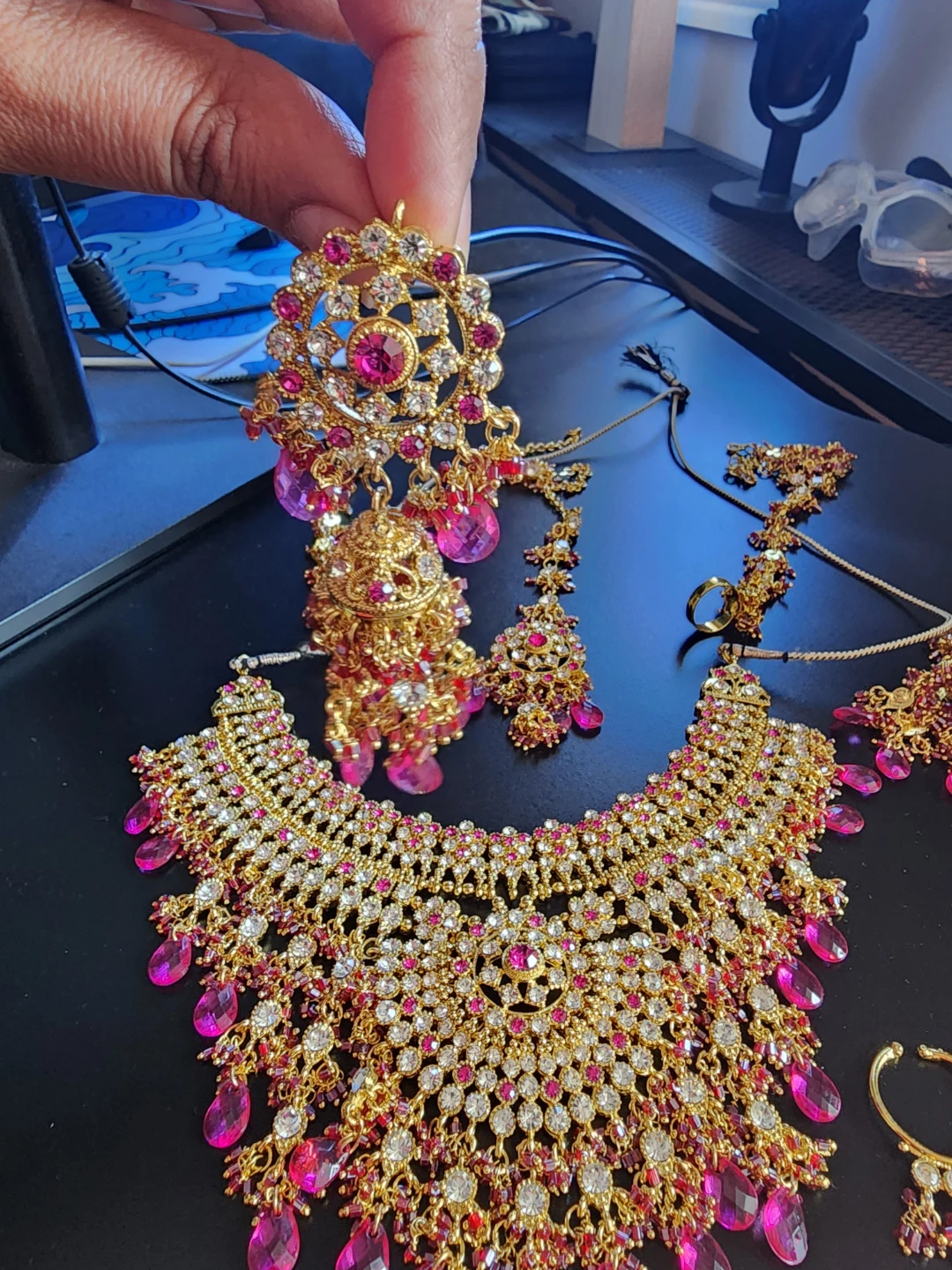 Traditional Indian Jewellery Set with Pink Accents - photo 2