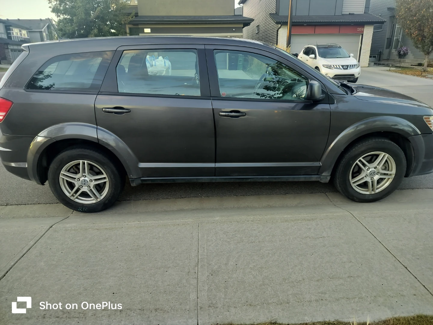 Dodge Journey 2.4 /winter tires/remote starter/accident free. - photo 3