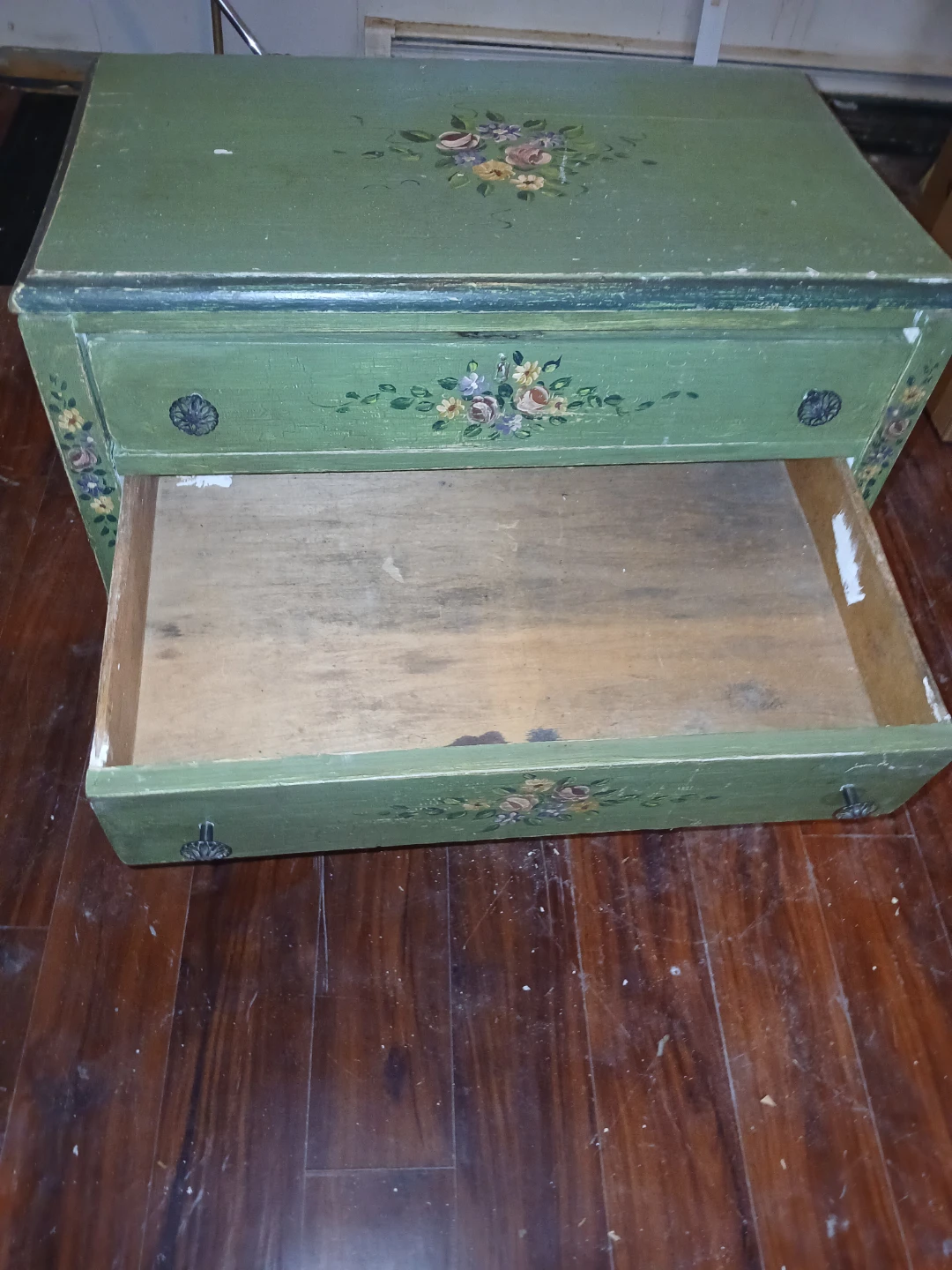 Vintage Hand-Painted Green Side Table - photo 5