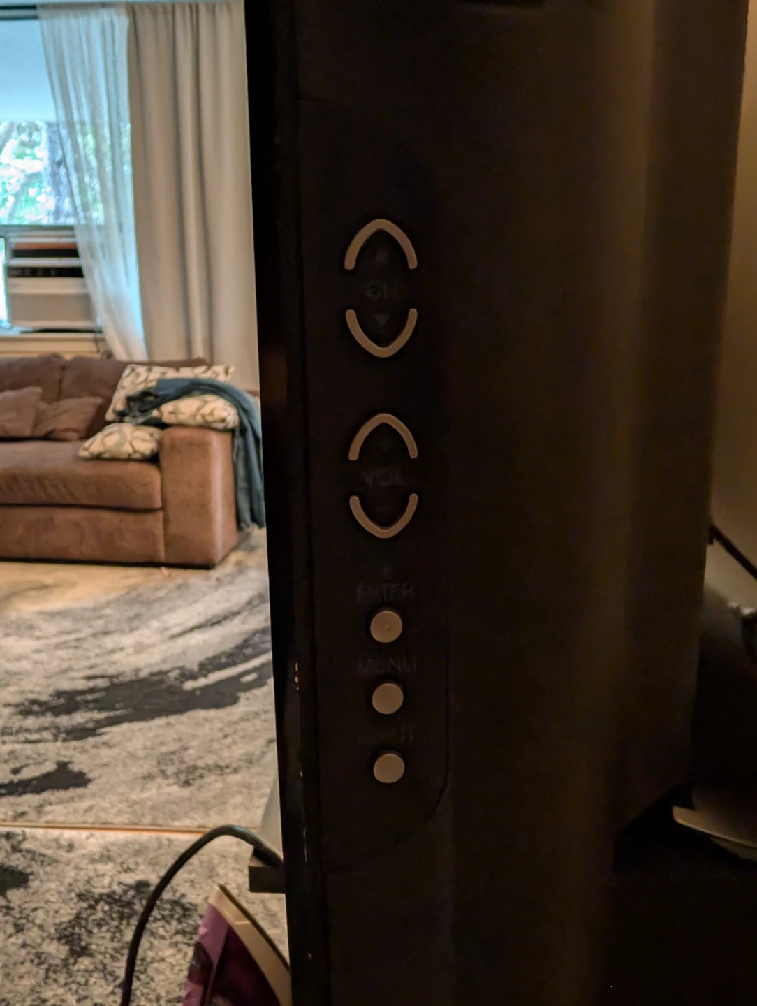 LG Television - photo 2